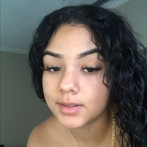 Meet your Posher, Angelica